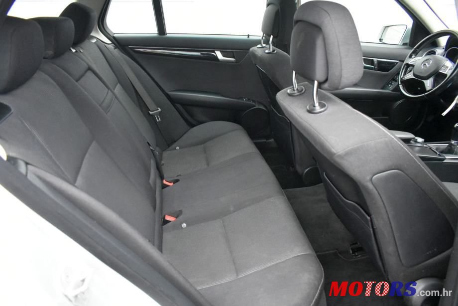 2011' Mercedes-Benz C-Klasa 200 Cdi T-Model photo #6