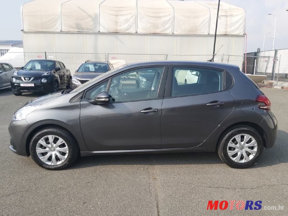 2020' Peugeot 208 photo #3