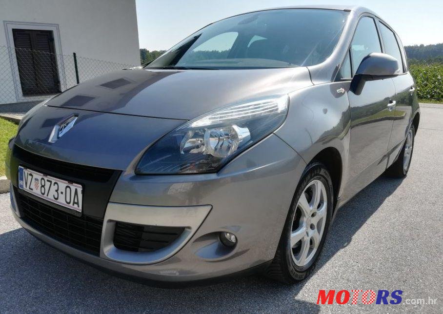 2011' Renault Scenic 1,5 Dci photo #1