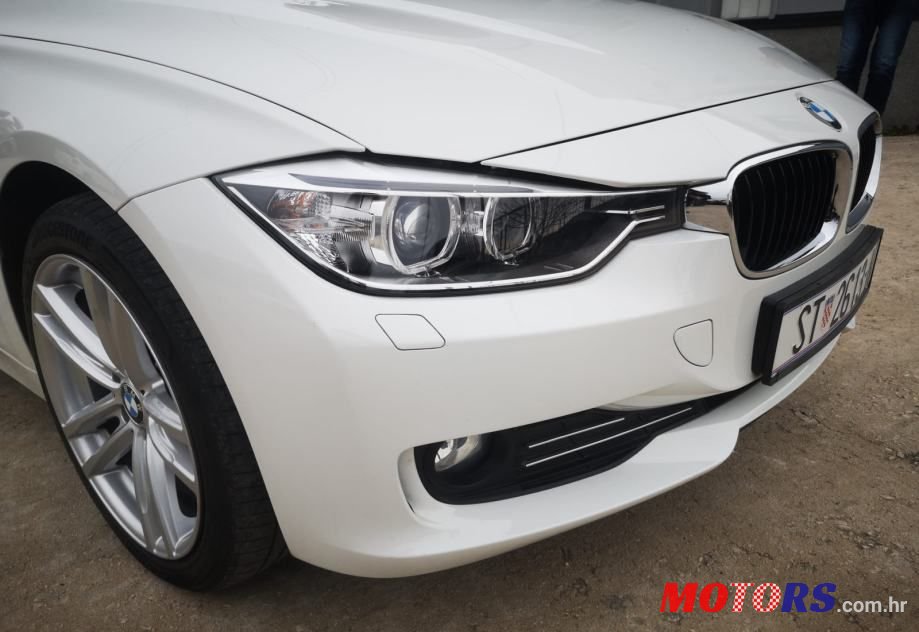 2014' BMW Serija 3 318D photo #4