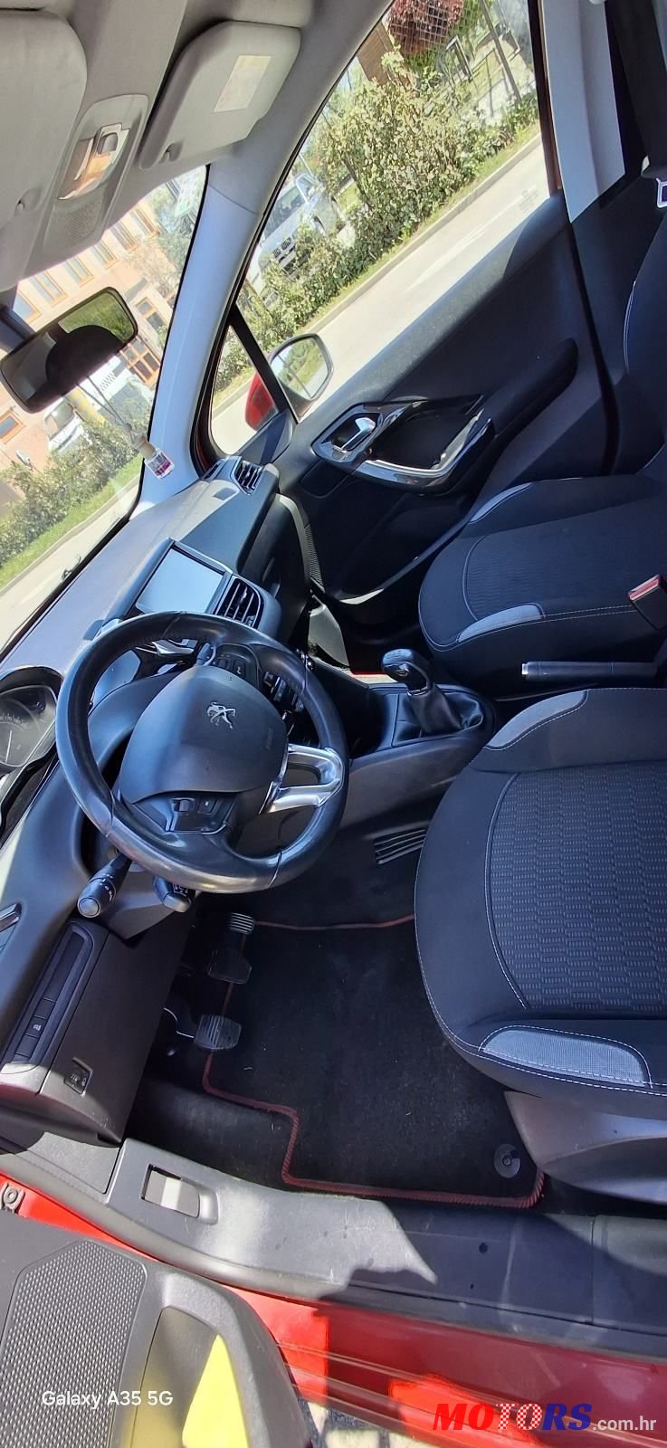 2015' Peugeot 208 1,0 photo #5