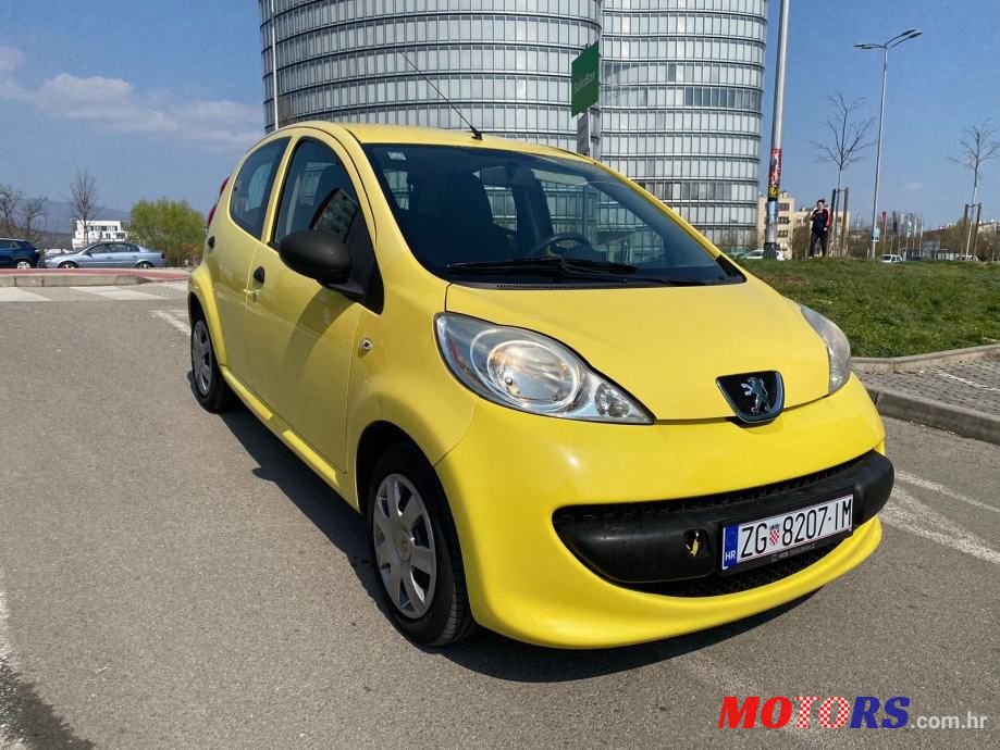 2009' Peugeot 107 1,0 photo #1