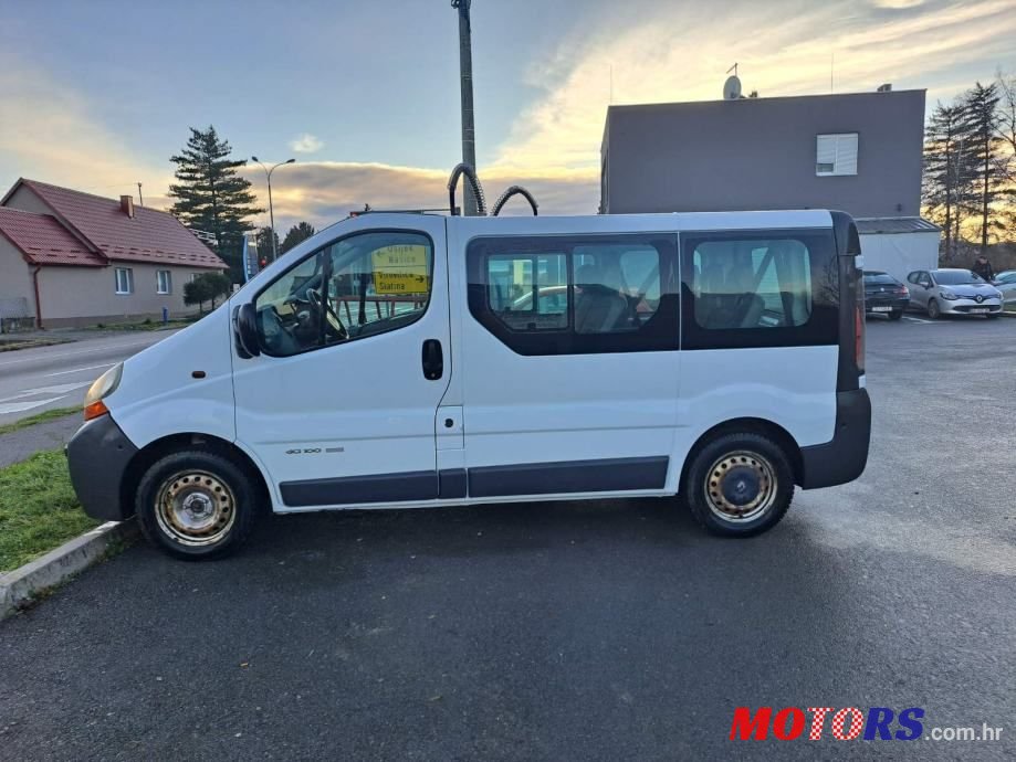 2005' Renault Trafic Kombi photo #4