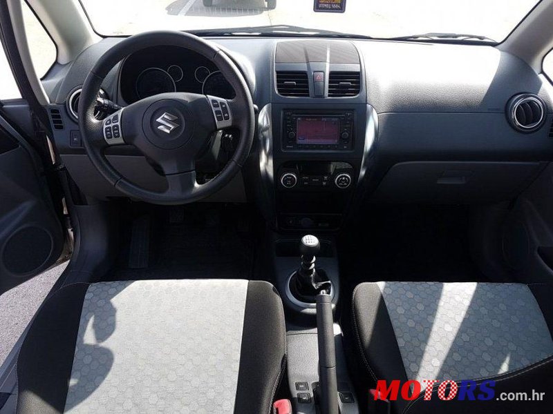 2013' Suzuki SX4 2,0 photo #1