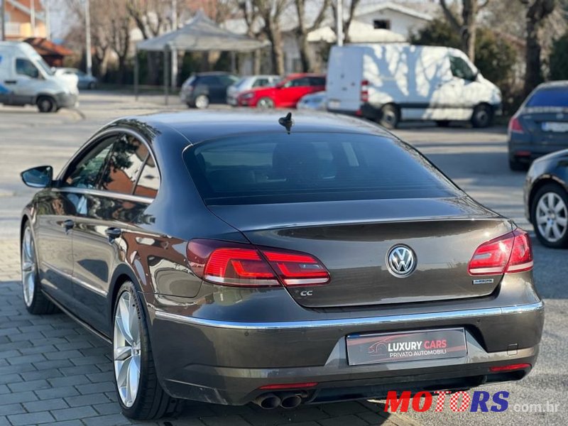 2013' Volkswagen Passat 2,0 Tdi Bmt photo #3