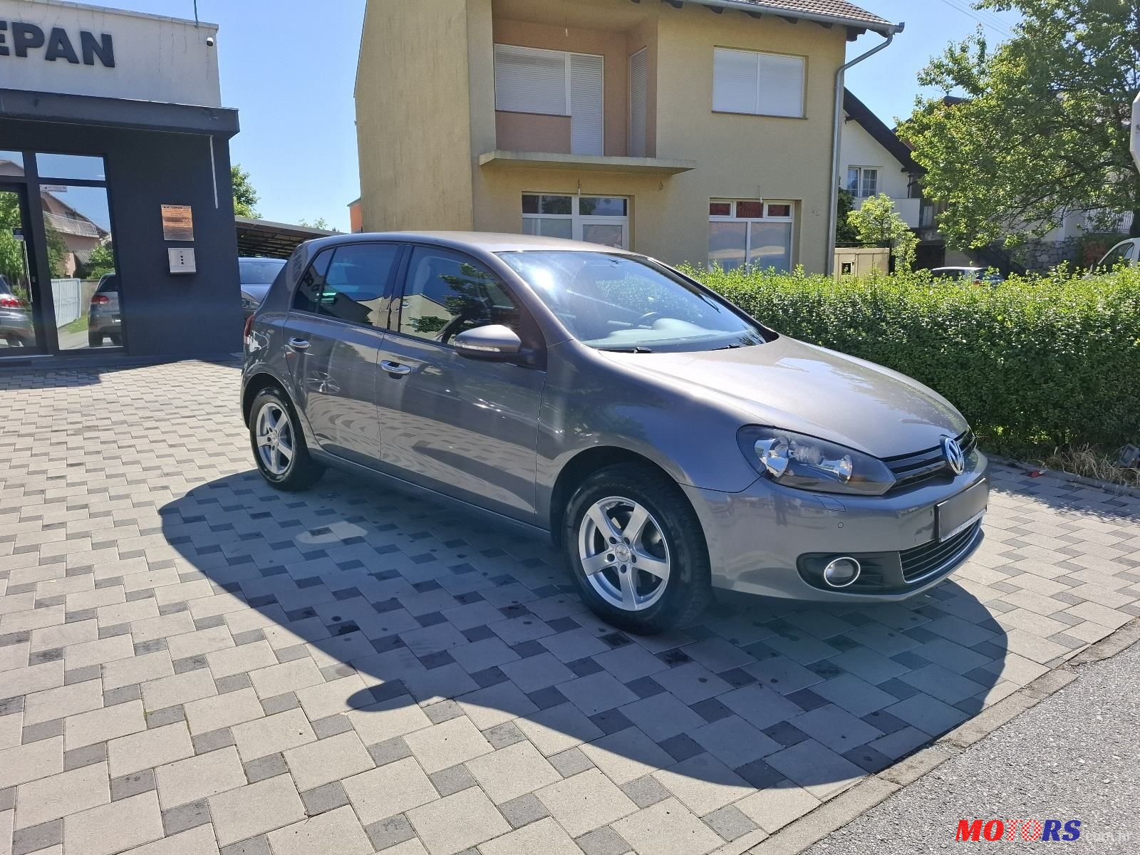 2010' Volkswagen Golf VI 1,6 Tdi photo #3