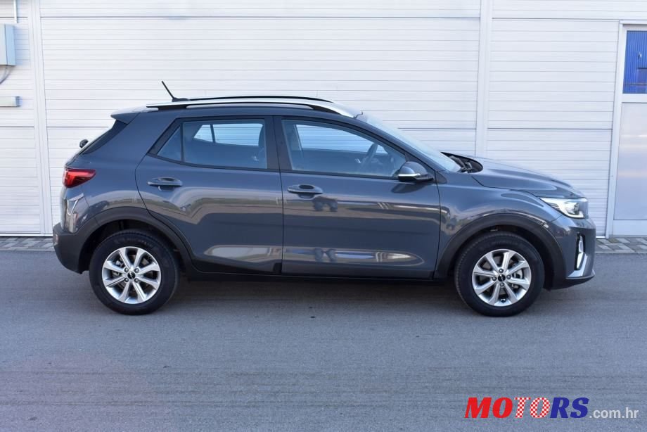 2023' Kia Stonic 1.2 Lx Urban photo #2