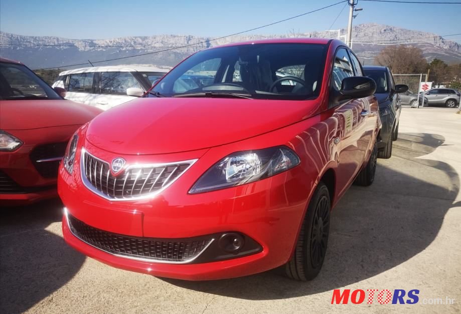 2022' Lancia Ypsilon 1.0 photo #2