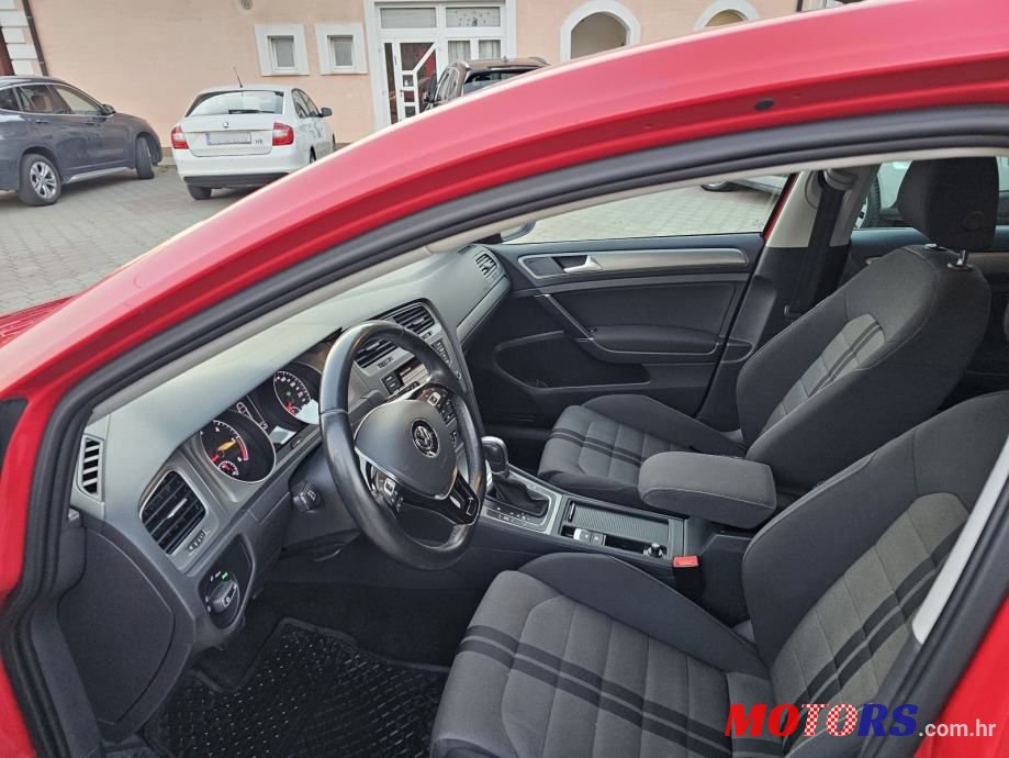 2015' Volkswagen Golf 7 R-Line photo #6