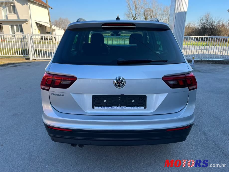 2018' Volkswagen Tiguan photo #4