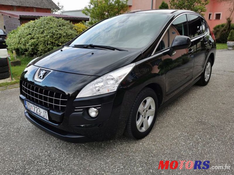 2013' Peugeot 3008 1,6 E-Hdi photo #1