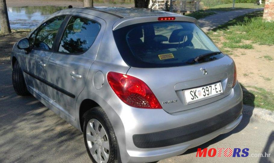 2007' Peugeot 207 1,4 16V photo #1