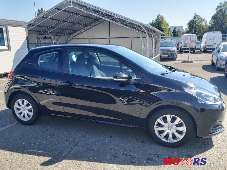 2017' Peugeot 208 photo #3