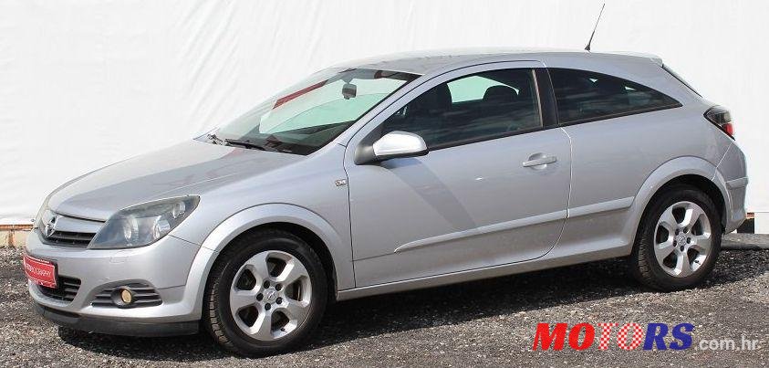 2005' Opel Astra Coupe 1.9 Cdti photo #1
