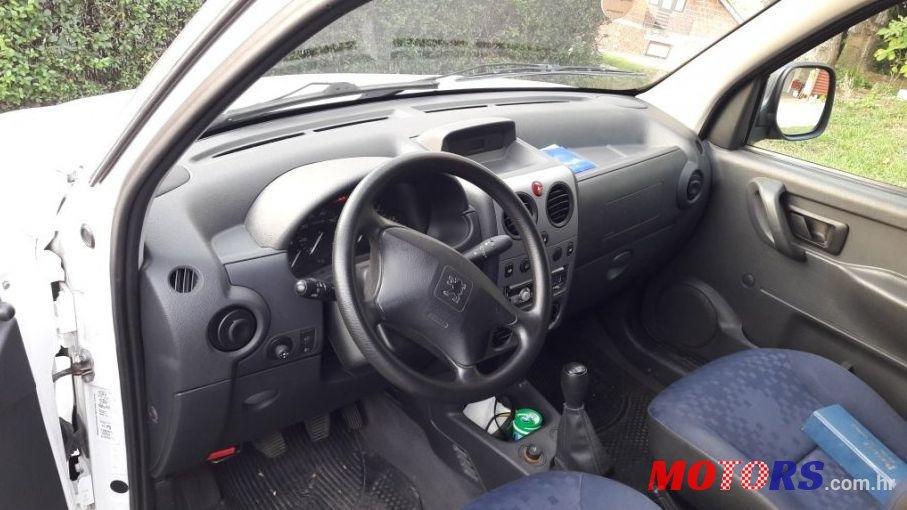 2008' Peugeot Partner 1,4 photo #2