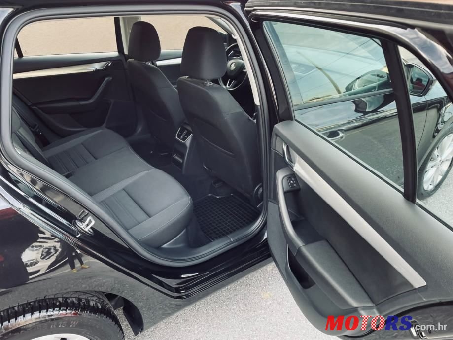 2017' Skoda Octavia Combi photo #4