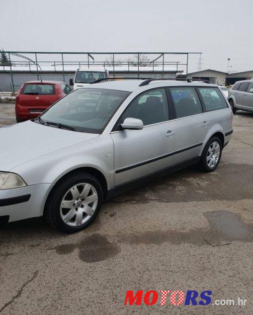 2003' Volkswagen Passat Variant photo #2