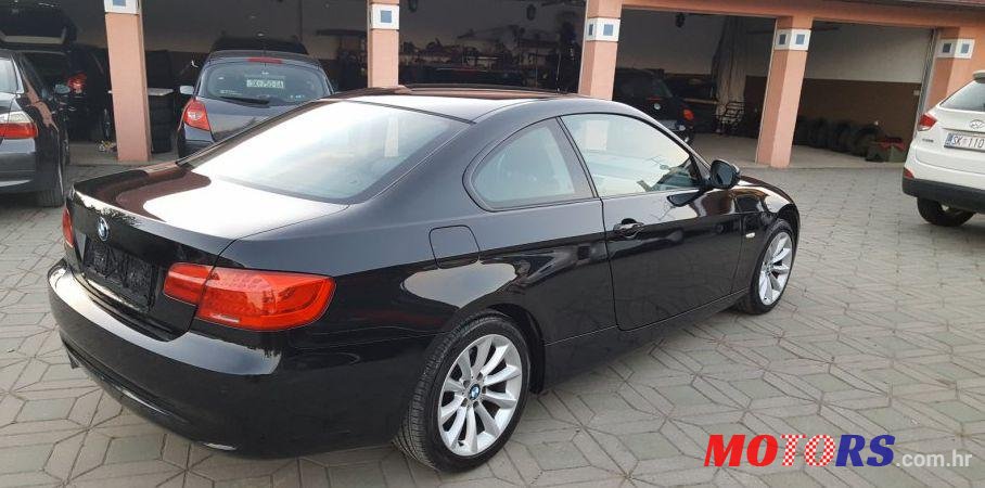 2011' BMW Serija 3 Coupe 320D photo #1