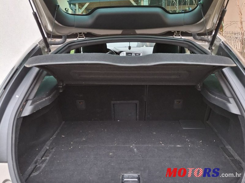 2013' Citroen DS5 Hybrid4 photo #5