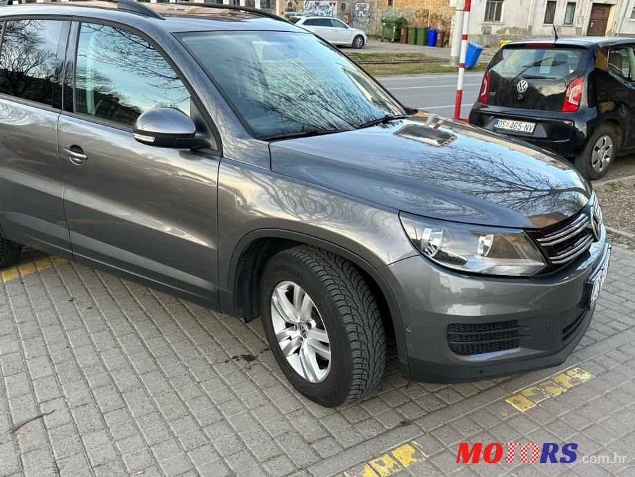 2016' Volkswagen Tiguan photo #4
