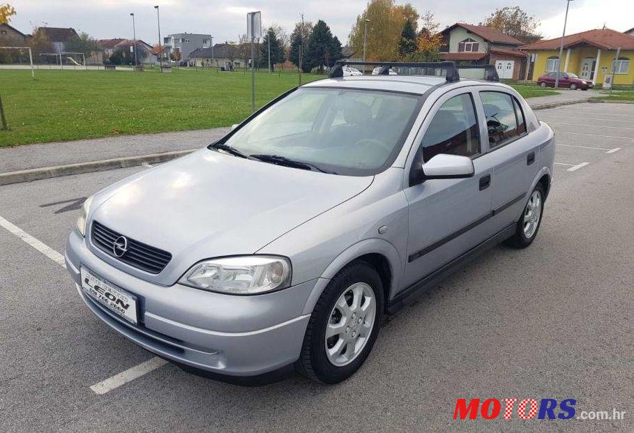 2002' Opel Astra 1,7 Dti photo #1
