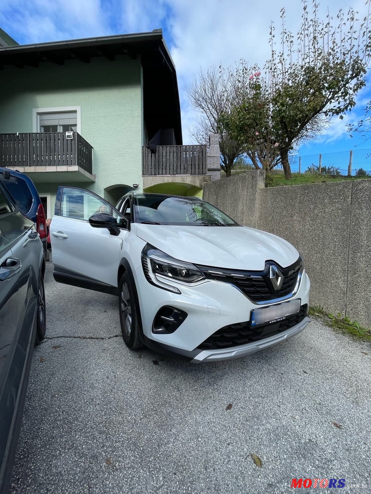 2022' Renault Captur Tce photo #3