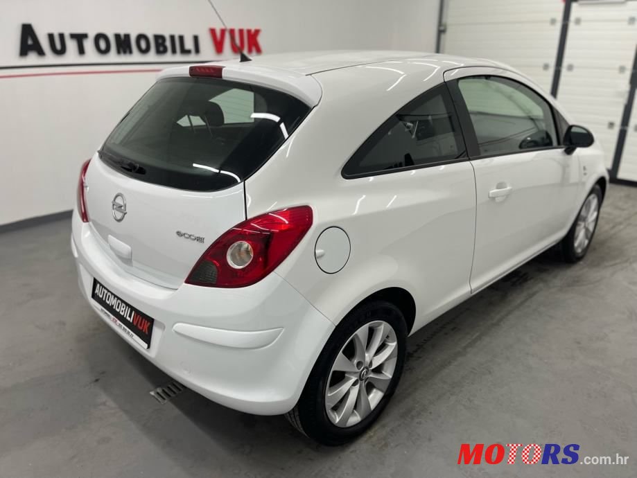 2013' Opel Corsa Sport photo #6