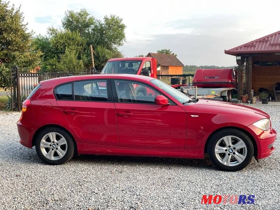2011' BMW Serija 1 118D photo #4