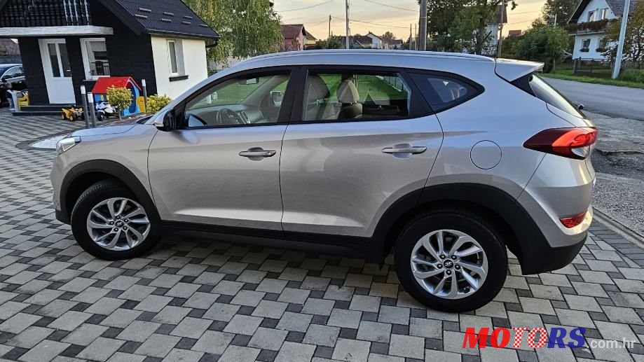 2016' Hyundai Tucson 1.7 Crdi photo #2