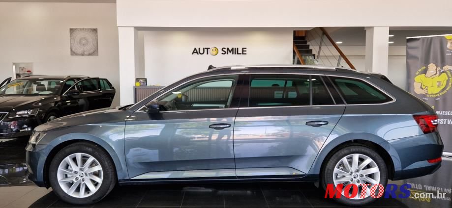 2018' Skoda Superb Combi photo #5