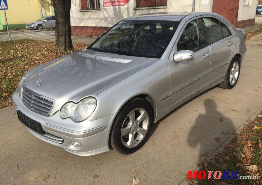 2004' Mercedes-Benz C-Class 200 photo #2