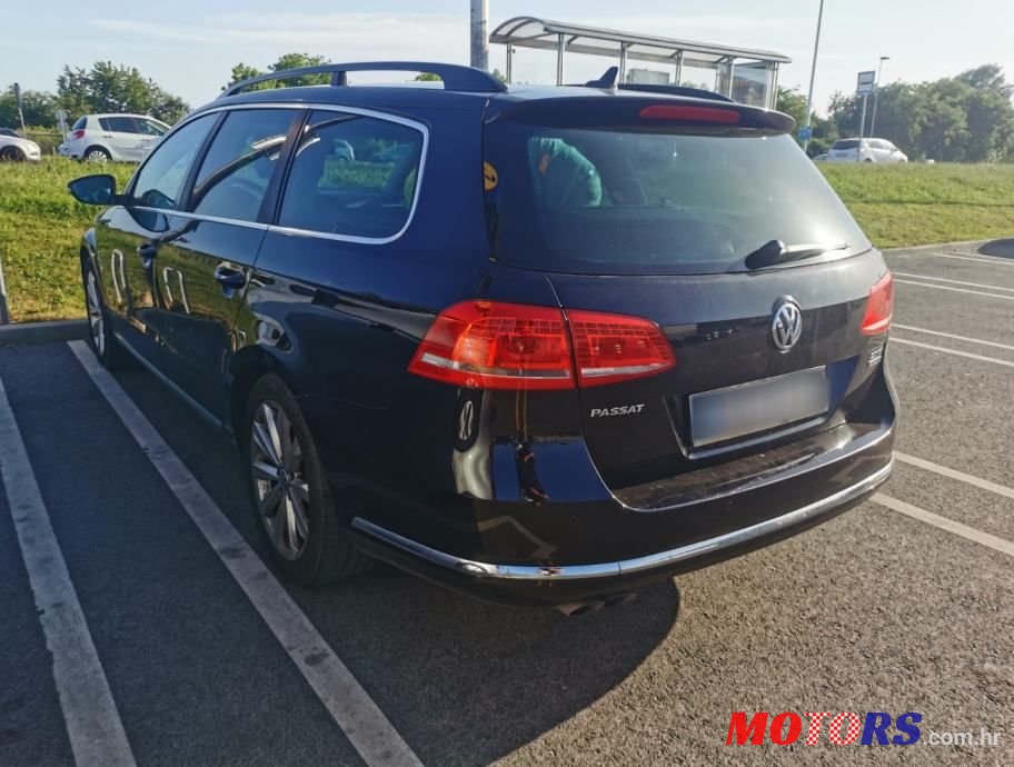 2012' Volkswagen Passat Variant photo #2