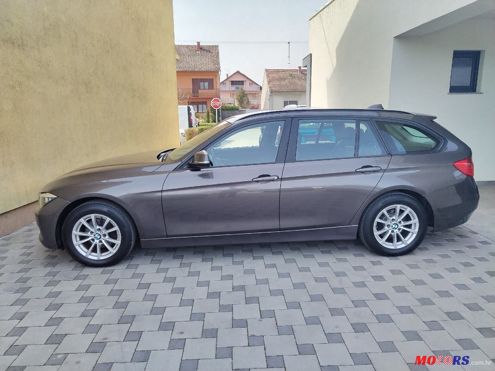 2013' BMW Serija 3 318D photo #3