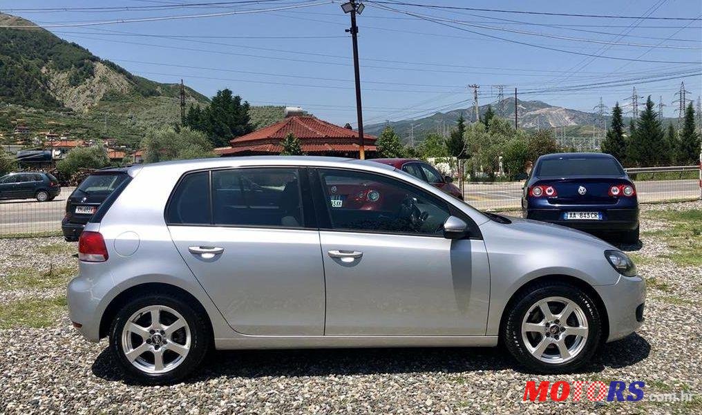 2010' Volkswagen Grande Punto 1,4 8V photo #2