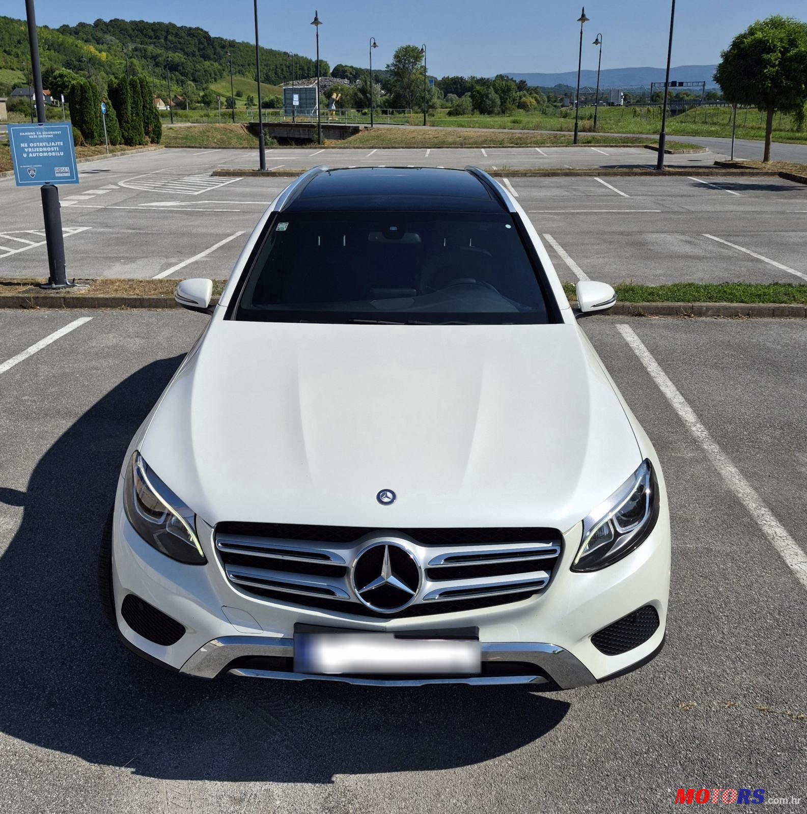 2016' Mercedes-Benz GLC 220 D photo #5