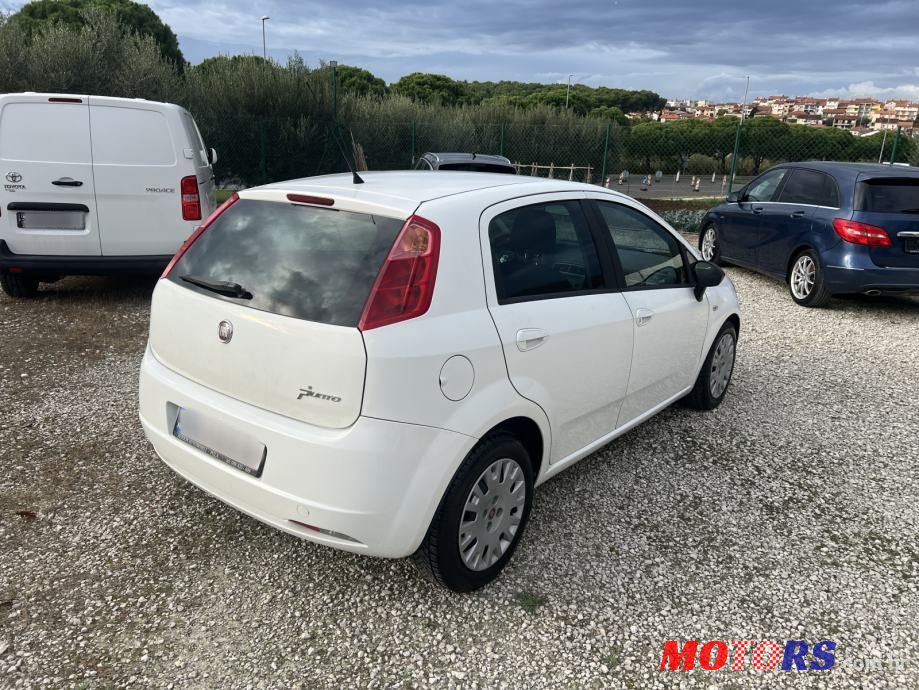 2009' Fiat Grande Punto photo #3