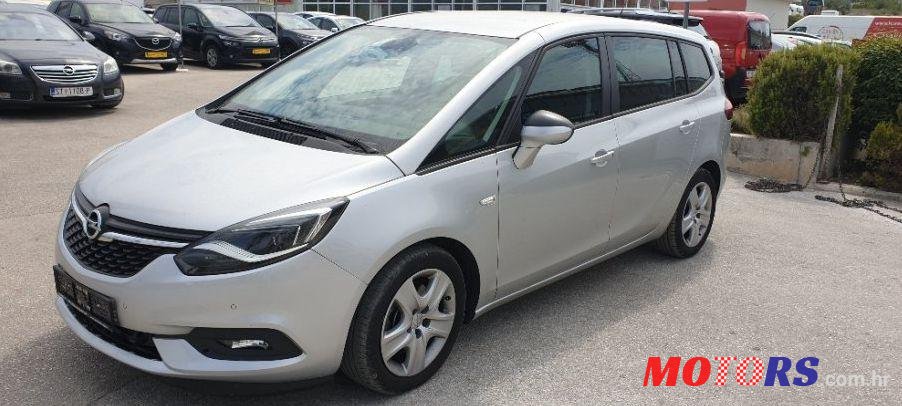 2017' Opel Zafira photo #1