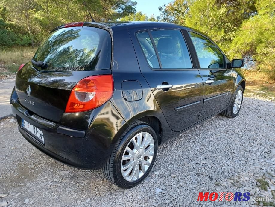 2007' Renault Clio 1,2 16V photo #3