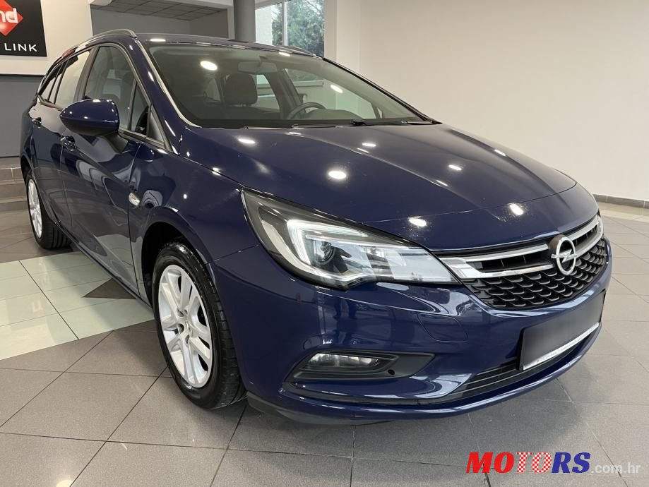 2017' Opel Astra Karavan photo #3