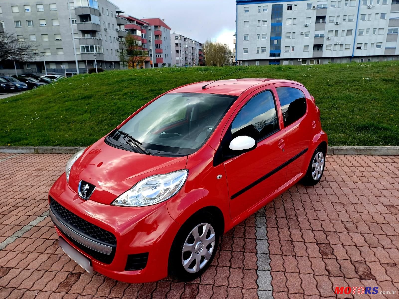 2012' Peugeot 107 1,0 photo #2