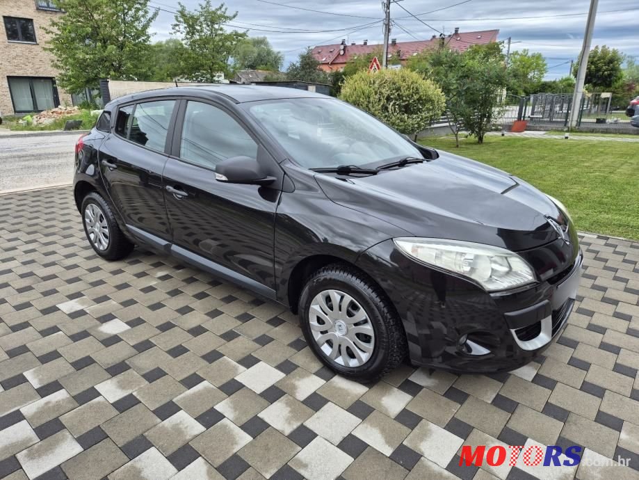 2010' Renault Megane 1.6 16V photo #5