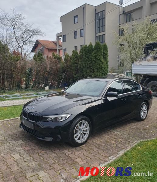 2020' BMW Serija 3 330E photo #4