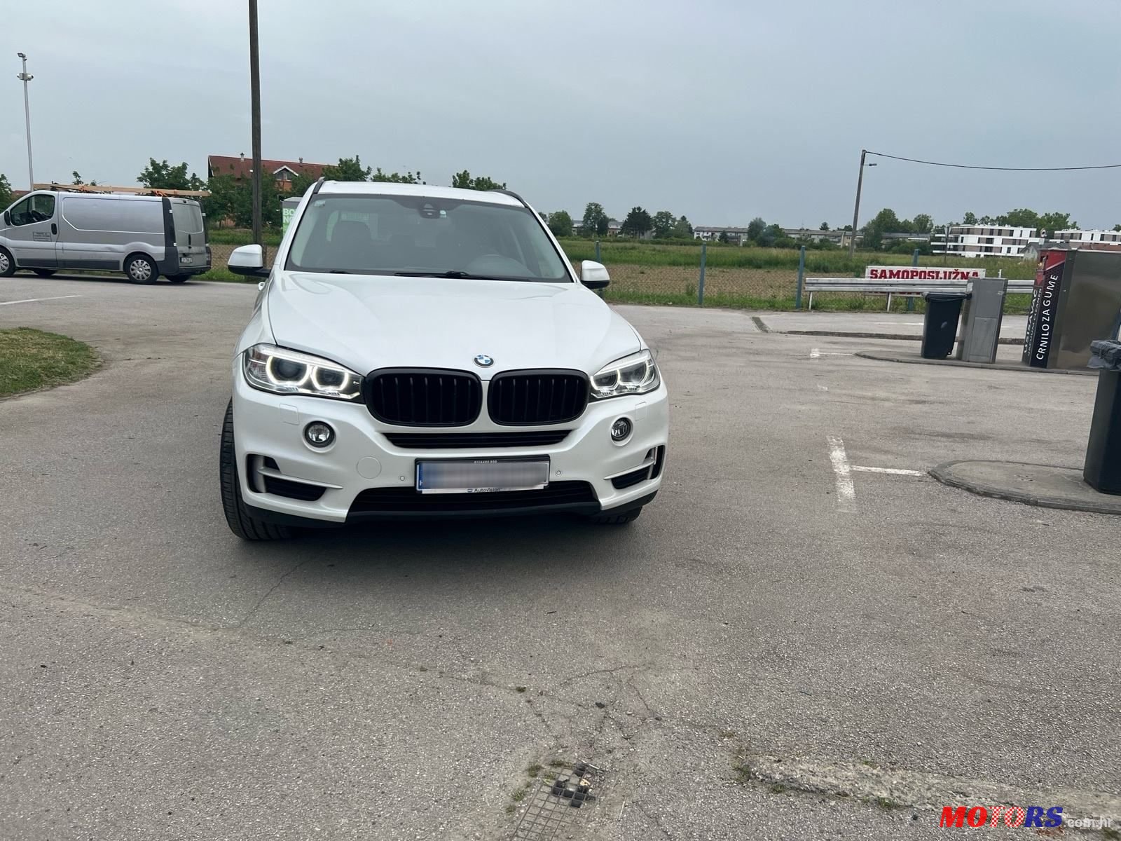 2014' BMW X5 Sdrive25D photo #3