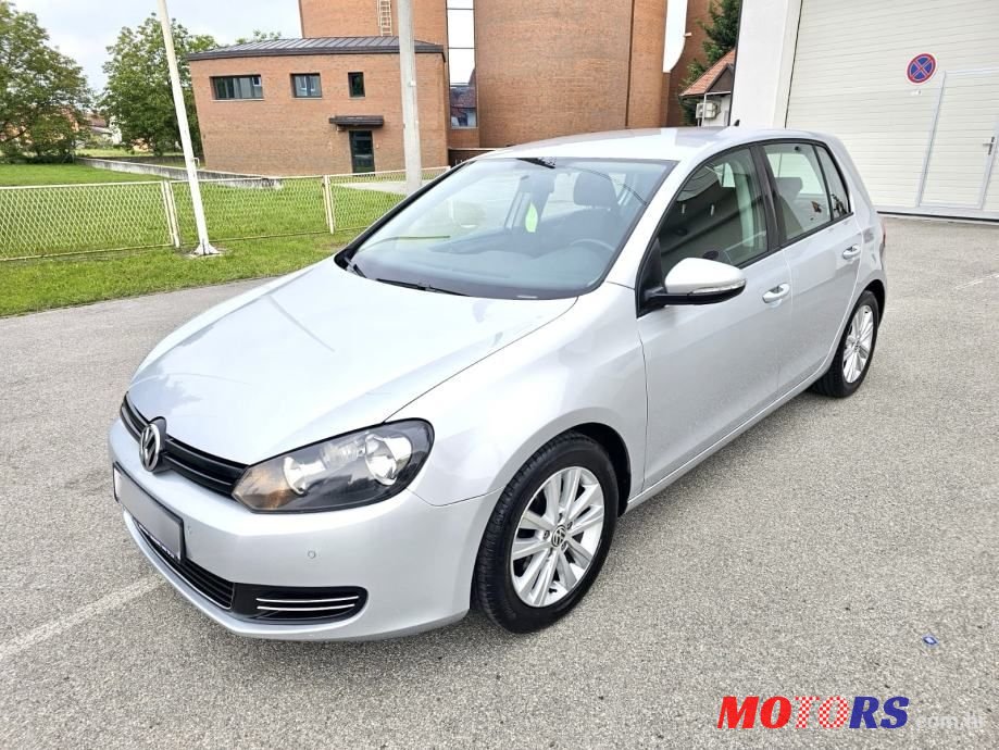 2011' Volkswagen Golf VI 1,6 Tdi photo #3