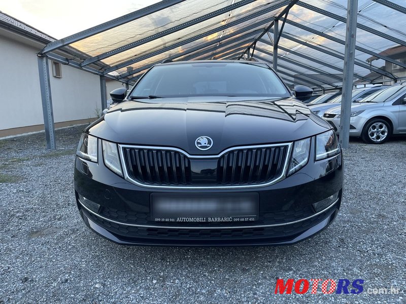 2018' Skoda Octavia Combi photo #2