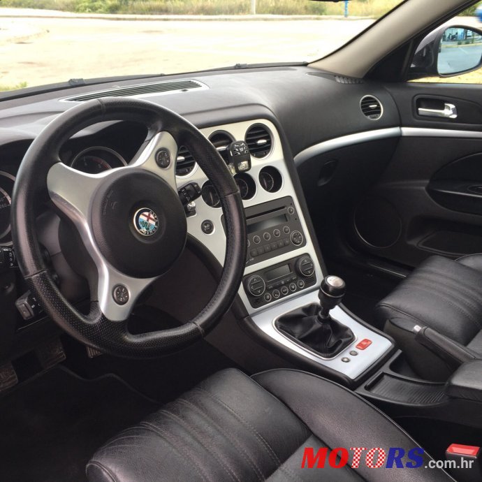 2007' Alfa Romeo 159 photo #3