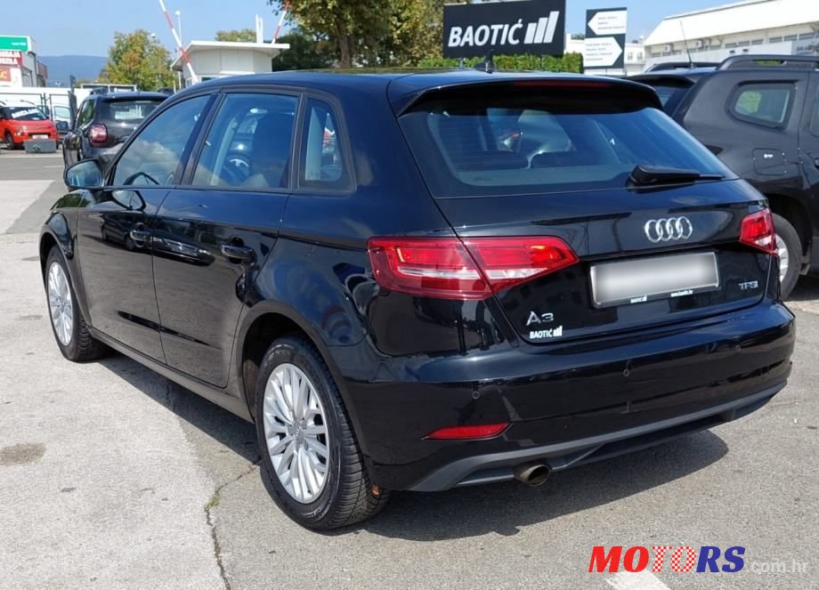 2018' Audi A3 Sportback photo #6