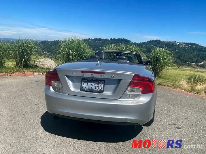 2011' Volvo V70 Convertible photo #6