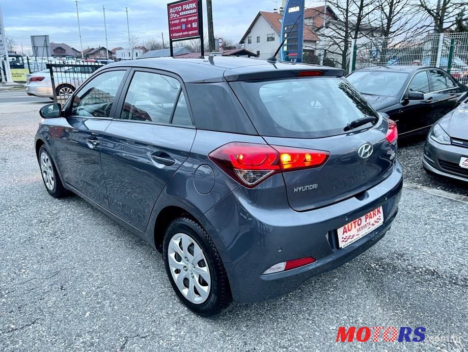 2015' Hyundai i20 photo #2