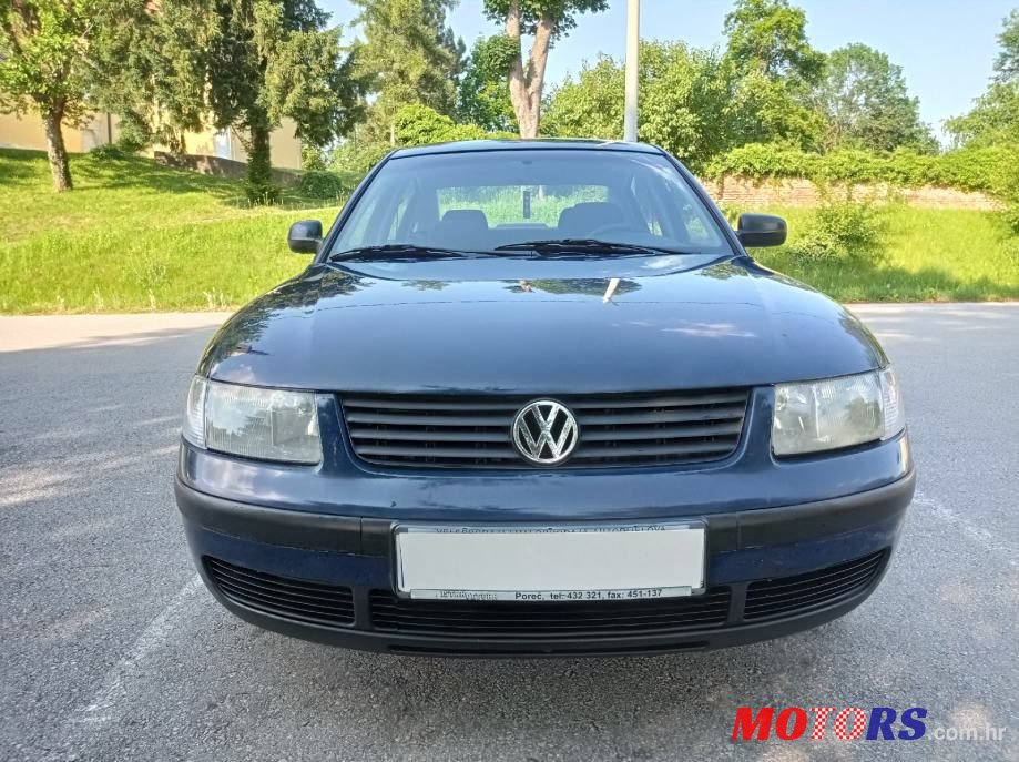 2000' Volkswagen Passat photo #2